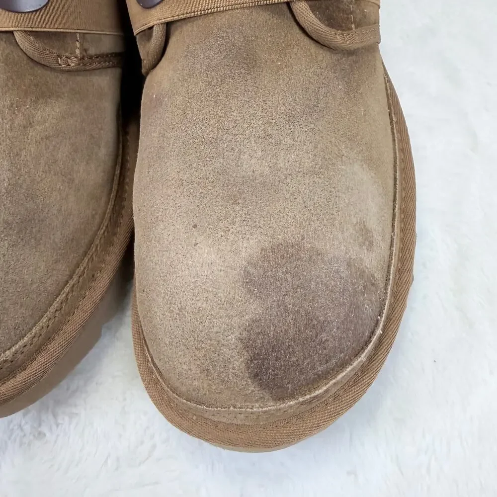 UGG Neumel II Spell Out Suede Chukka Ankle Boots Chestnut (1119392) Mens Size 12